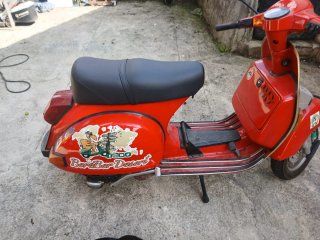Vespa IRIS 200 Roja