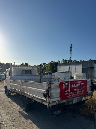 Nissan Cabstar 2011