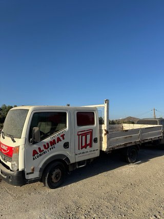 Nissan Cabstar 2011
