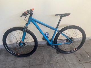 Bicicleta FOCUS Blackforest Azul