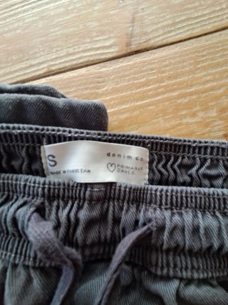 Pantalón gris