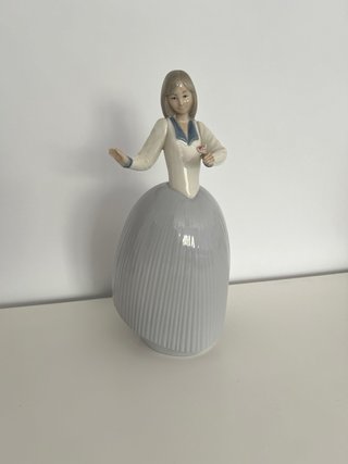 Figura Lladró Porcelana Mujer Flor