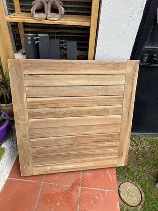 Mesa alta madera y aluminio para terraza
