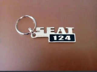 LLAVERO SEAT 124 DE METAL CROMADO