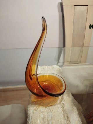 Decorazione in vetro arancione e pietra