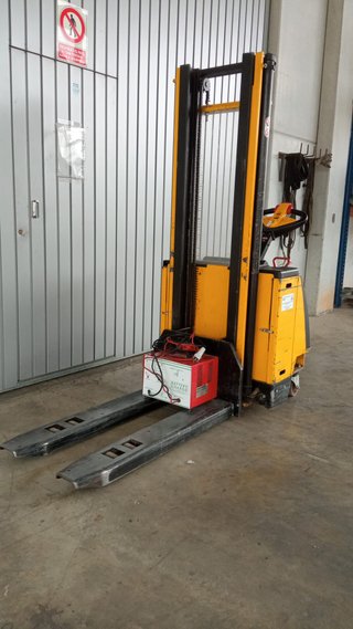 Apilador Eléctrico Lifter/Pramac 1.6 Kg