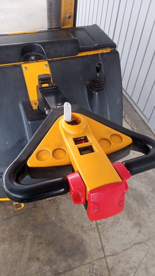 Apilador Eléctrico Lifter/Pramac 1.6 Kg