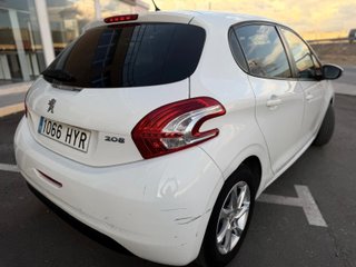 Peugeot 208 2014