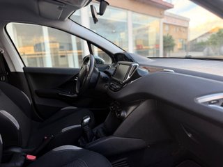 Peugeot 208 2014