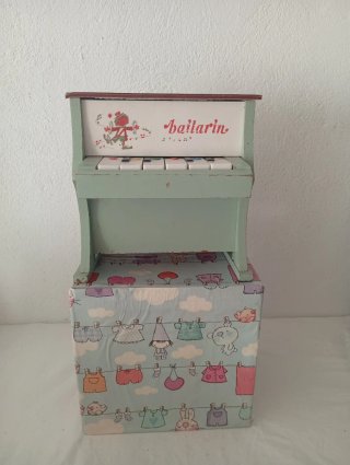 Piano Juguete Antiguo Bailarín