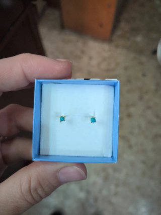 Mini pendientes oro 18k y turquesa garras y rosca