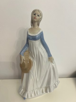 Muñeca de porcelana mujer vestido azul