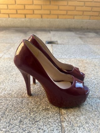 Zapatos de tacón rojos JIAGLAWNUA talla 36