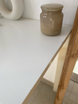 Mesa cuadrada blanca
