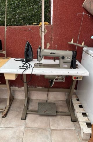 Máquina de coser Juki industrial