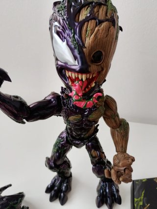 Hot Toys Groot Venomizado Figura Coleccionable 1/1