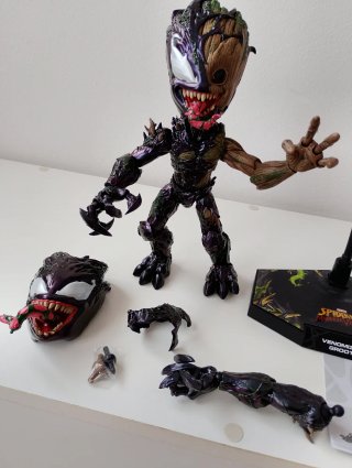 Hot Toys Groot Venomizado Figura Coleccionable 1/1