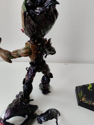 Hot Toys Groot Venomizado Figura Coleccionable 1/1