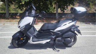 Wottan Storm 125 Maxi Scooter