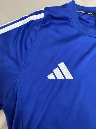 Conjunto deportivo Adidas azul y blanco