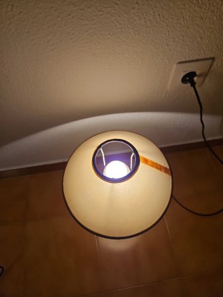 Lámpara de mesa tela y metal