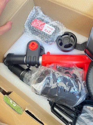 Recortadora de césped OUTIGO 21V con 2 baterías