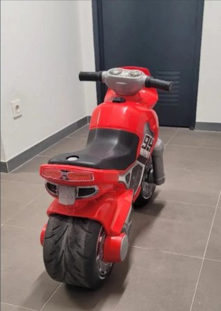 Moto correpasillos FEBER roja