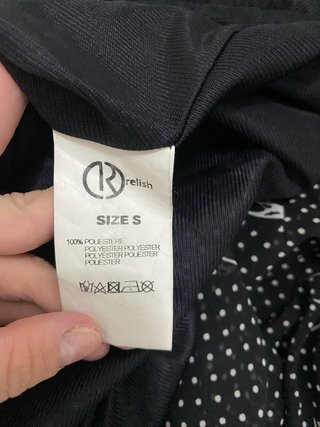 Vestito nero con pois e uccellini