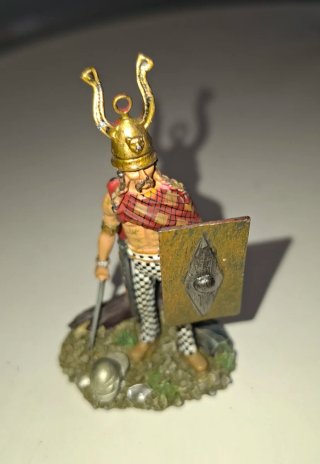 Figura de plomo guerrero celta