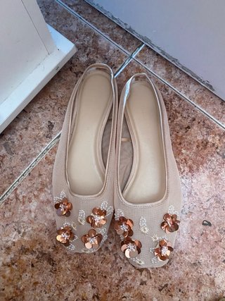 Manoletinas beige con flores