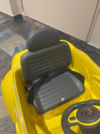 Coche eléctrico niños new beetle ( wolkswagen)