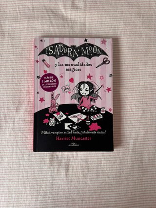 Isadora Moon y las manualidades mágicas / Isado...