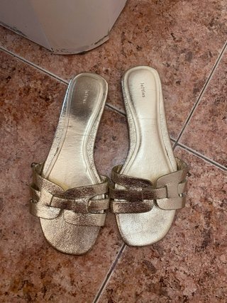Sandalias doradas Lefties verano