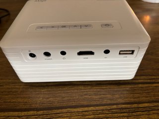 Mini Proyector LED Akiyo O1 Portátil