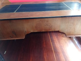 Escritorio antiguo madera y cuero