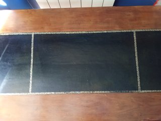 Escritorio antiguo madera y cuero