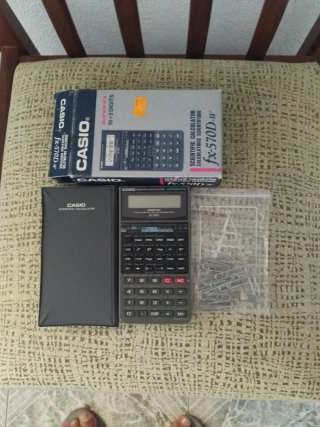 Calculadora Científica Casio fx-570D-w y  clips