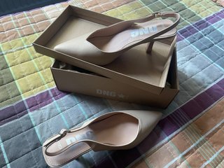 Zapatos salón destalonados D'Angela beige
