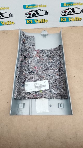 RECUBRIMIENTO PILAR CENTRAL IZ MERCEDES VITO VIANO