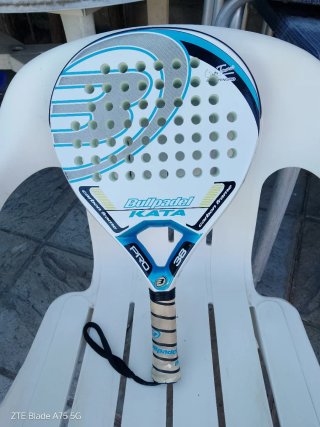 Pala de pádel Bullpadel KATA PRO 38