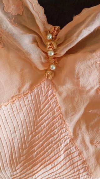 Vestido de seda antiguo.