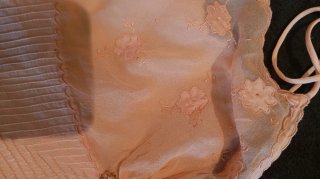 Vestido de seda antiguo.
