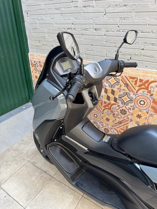 Yamaha NMAX 125 Gris