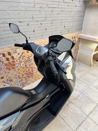 Yamaha NMAX 125 Gris
