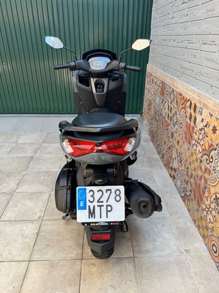 Yamaha NMAX 125 Gris