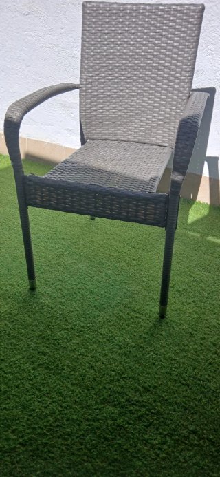 Juego 4 Sillas Rattan Gris Pies Inox