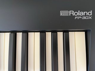 Piano Roland FP30X 88 teclas