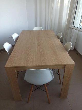 Mesa comedor efecto roble + 6 sillas