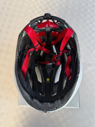 MET Trenta 3K Carbon UAE Edition