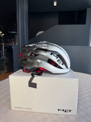 MET Trenta 3K Carbon UAE Edition